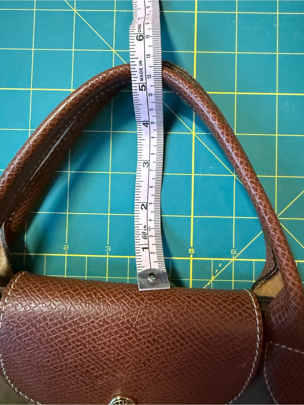 Very Good condition
LONGCHAMP Women’s special edition Olive Green Tote Bag - Picture 7 of 10